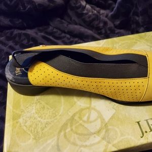 Ladies yellow slingback shoe